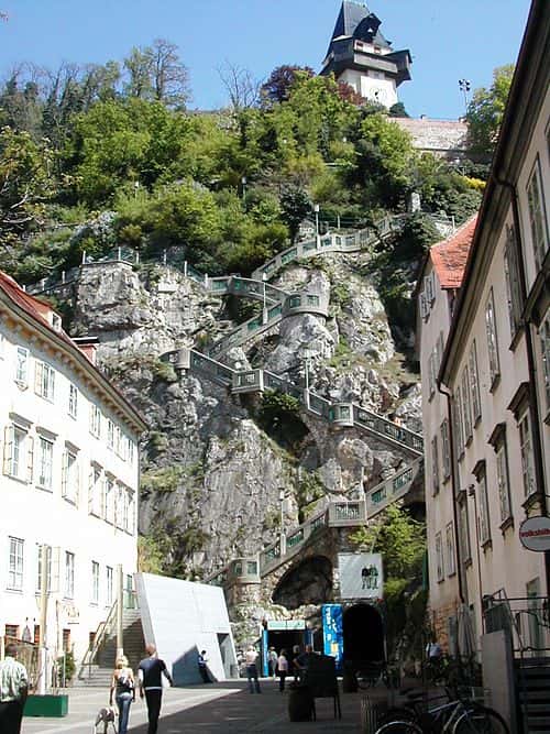 File:Grazer Schlossberg Kriegssteig.jpg