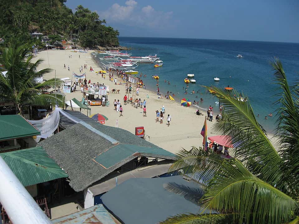 File:PH - Puerto Galera - White Beach 2.jpg