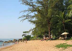 Teen girls Phangnga